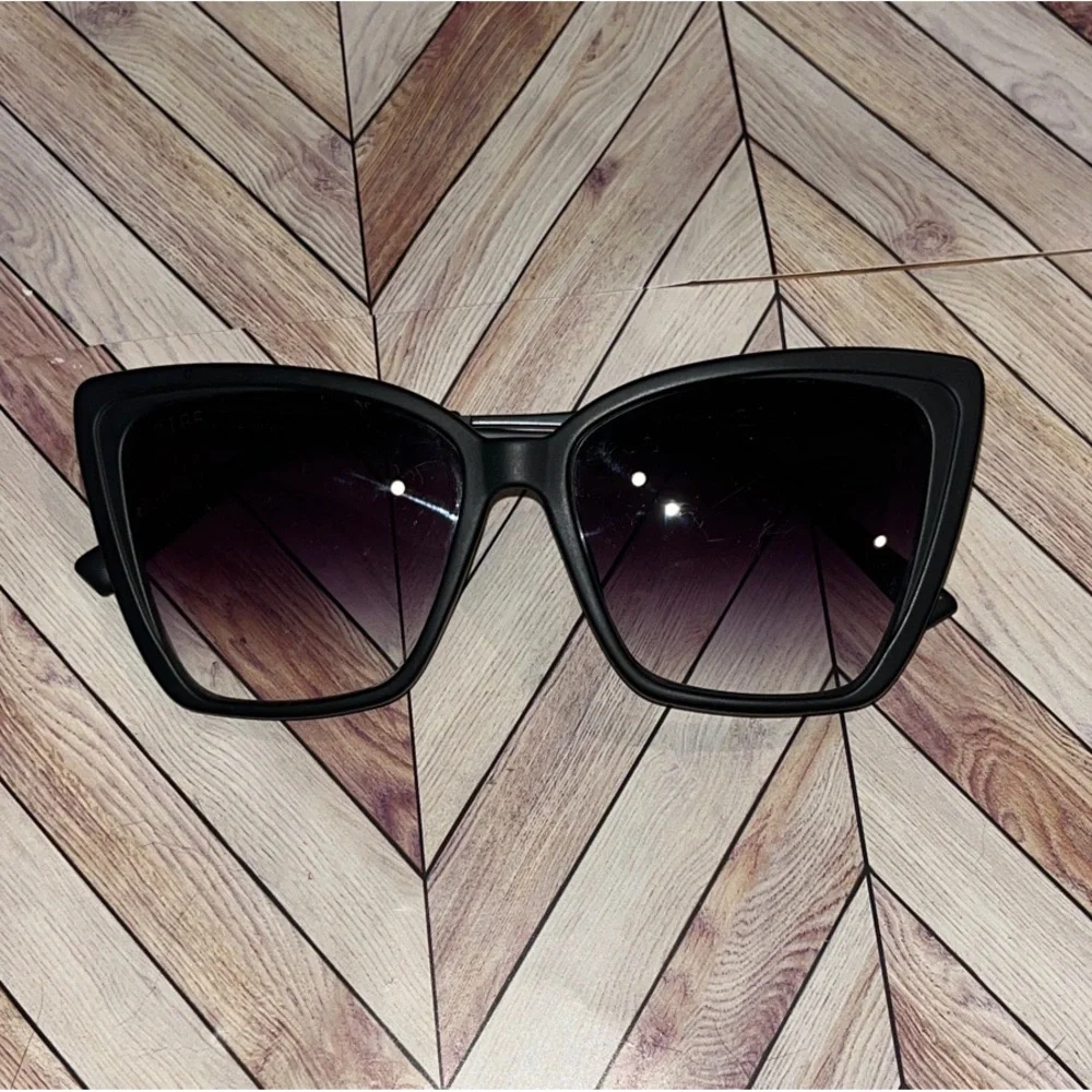 Diff eyewear oversized HEIDI Chic Black Cat-Eye Sunglasses gradient lenses